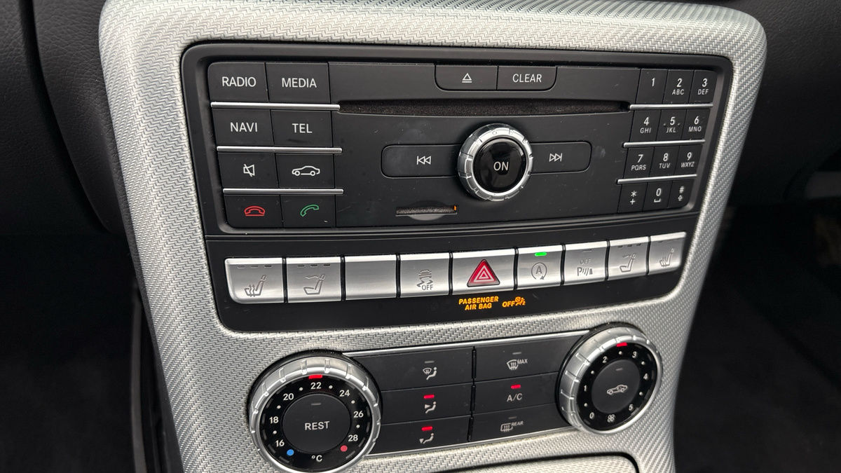 Mercedes-Benz SLC Image 8