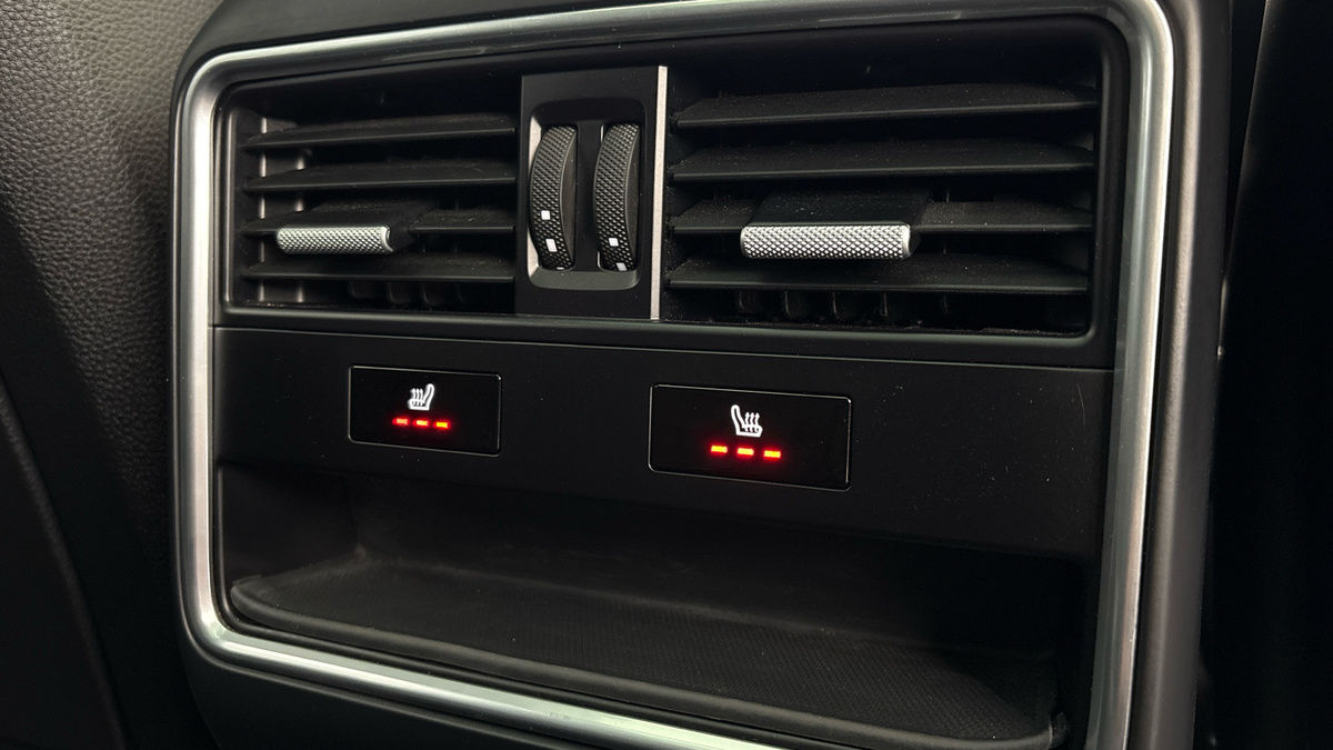 Porsche Cayenne Image 27