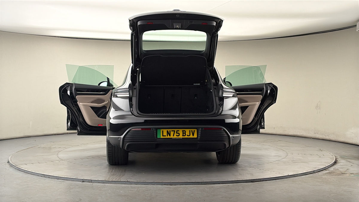 More views of Porsche Macan