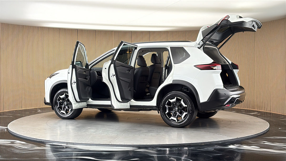 More views of Nissan X-Trail