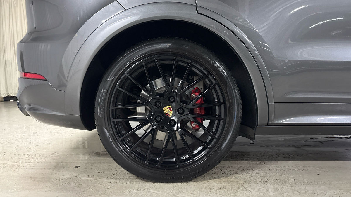 Porsche Cayenne Image 10