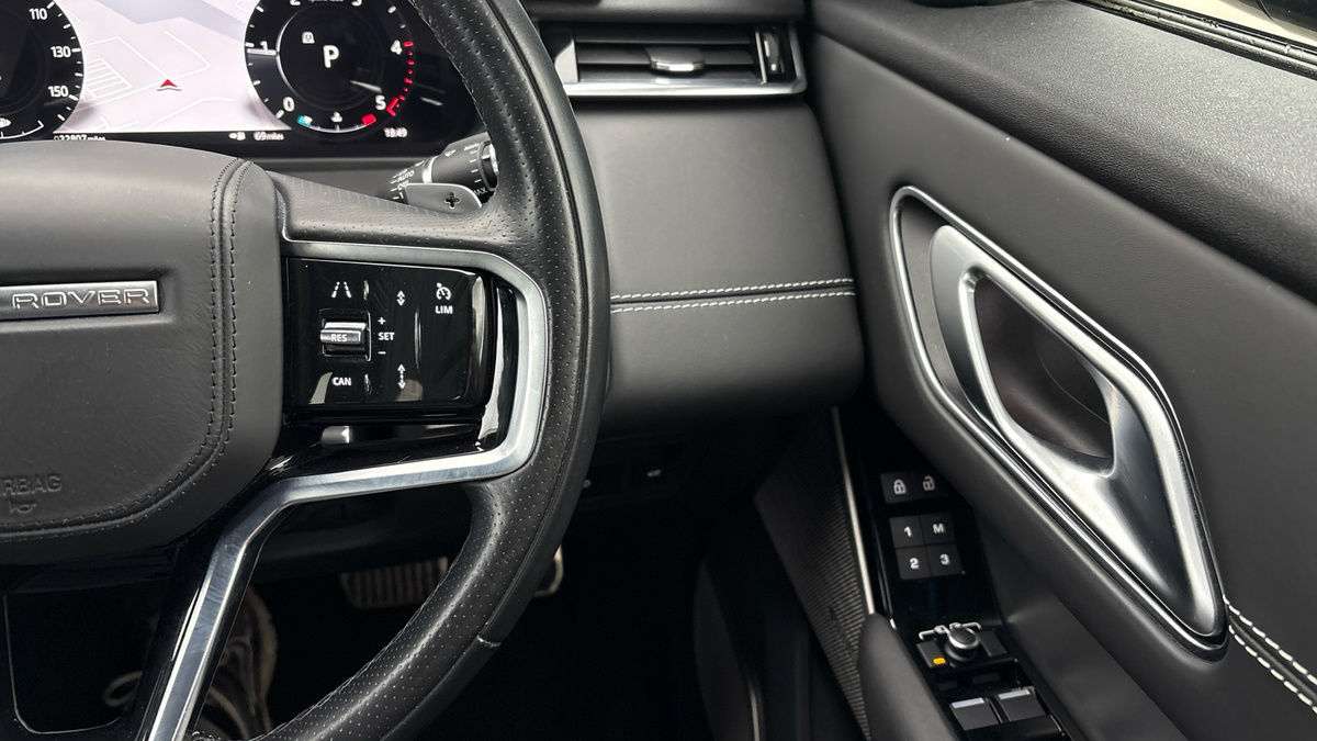 Land Rover Range Rover Velar Image 14