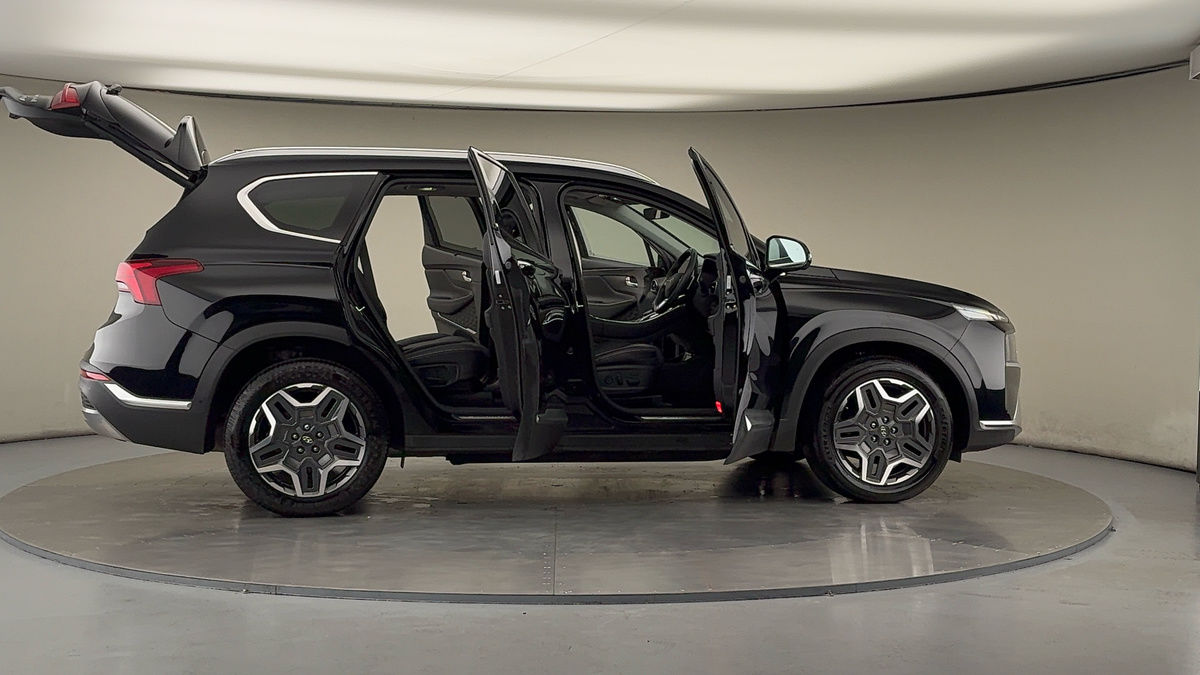 More views of Hyundai Santa Fe