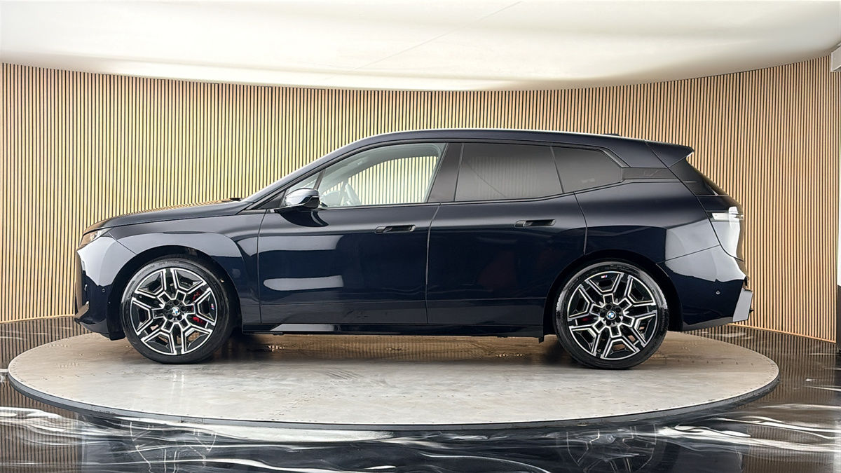 More views of BMW iX