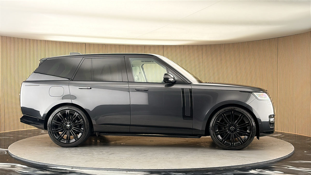 More views of Land Rover Range Rover