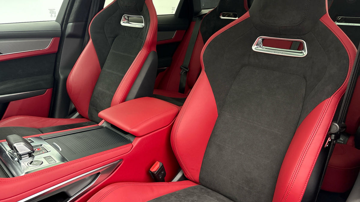 Jaguar F-PACE Image 7