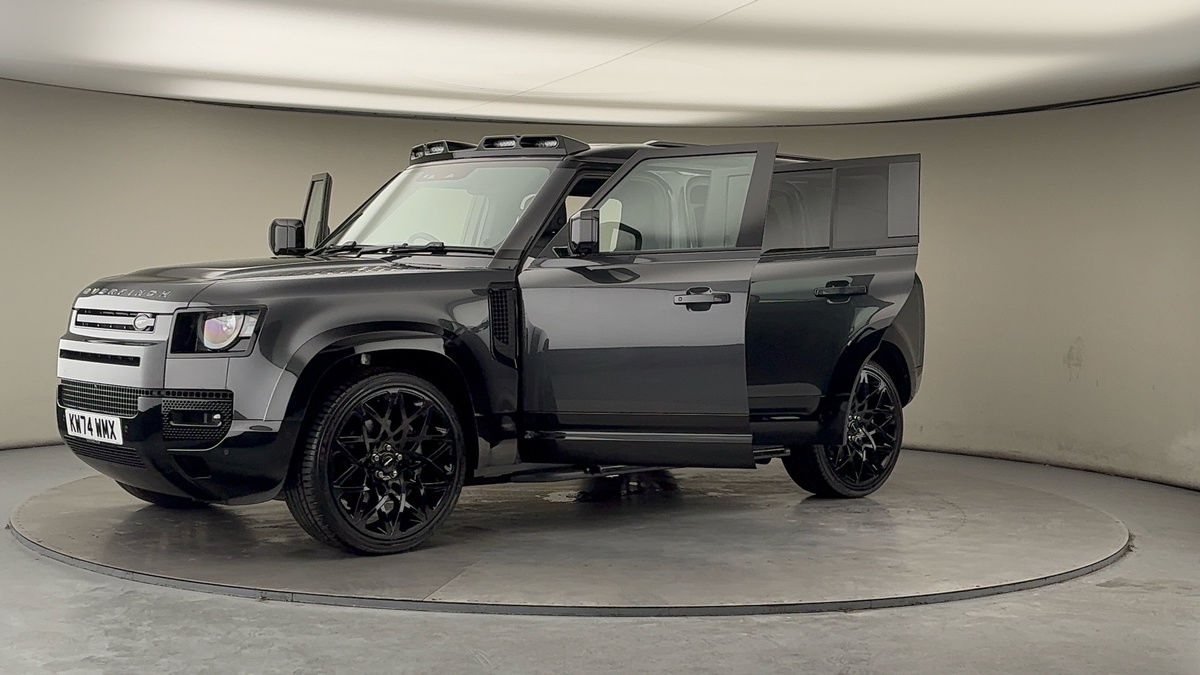 Land Rover Defender 110 Image 22