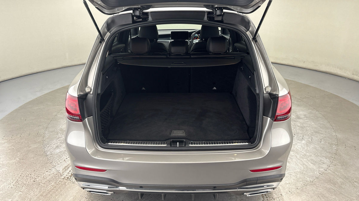 Mercedes-Benz GLC Image 11