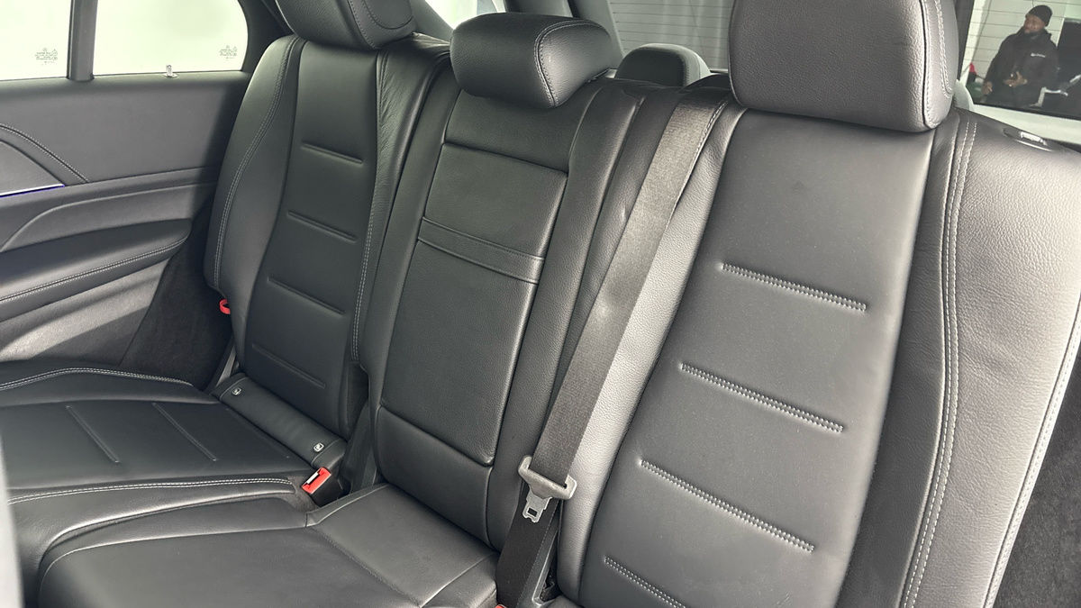 Mercedes-Benz GLE Image 8