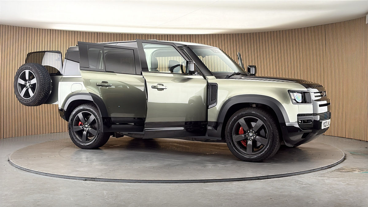 More views of Land Rover Defender 110