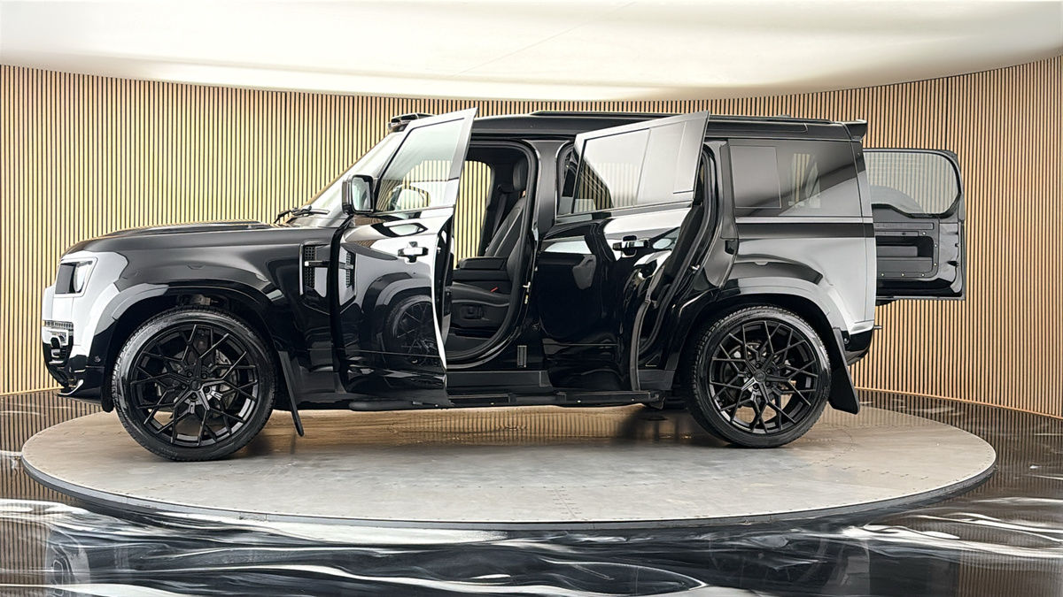 More views of Land Rover Defender 110