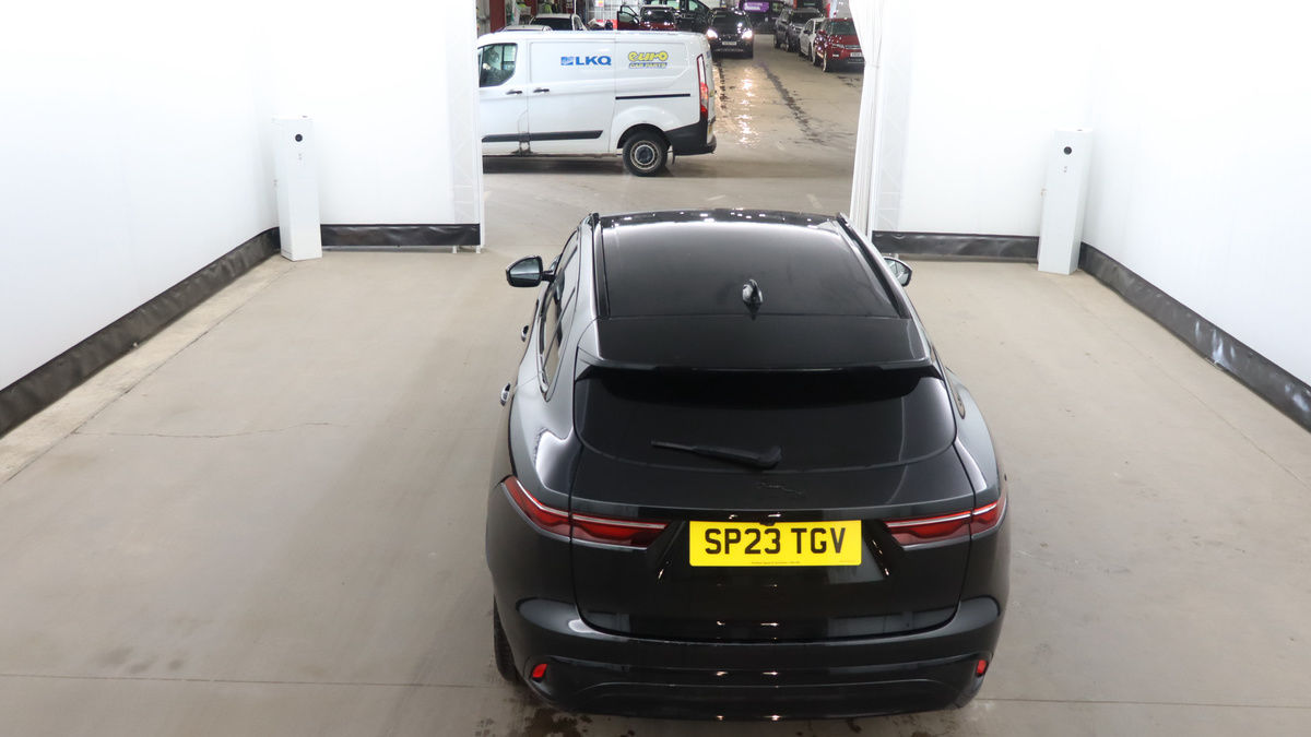 Jaguar F-PACE Image 8