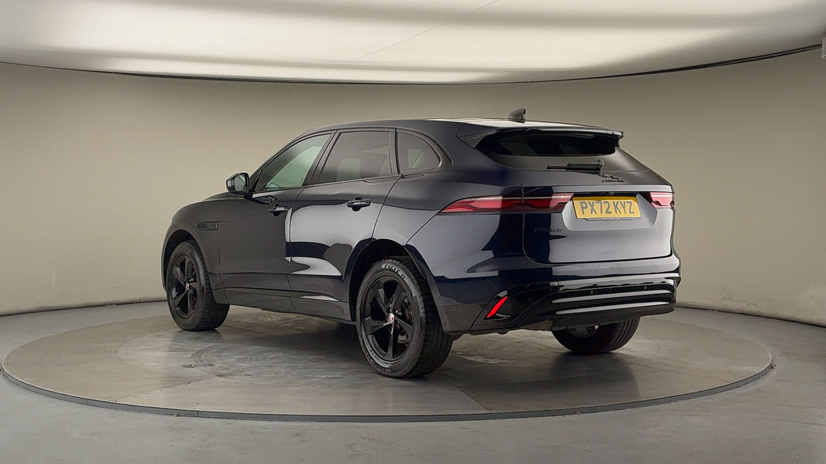 Jaguar F-PACE Image 2