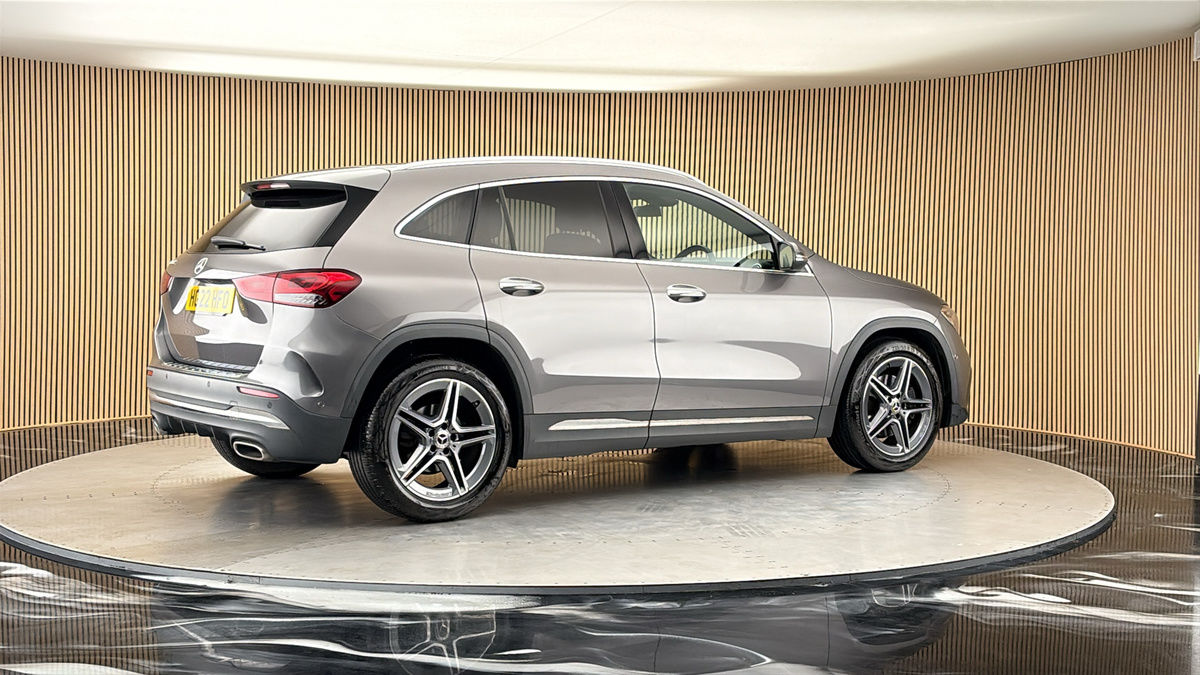 More views of Mercedes-Benz GLA