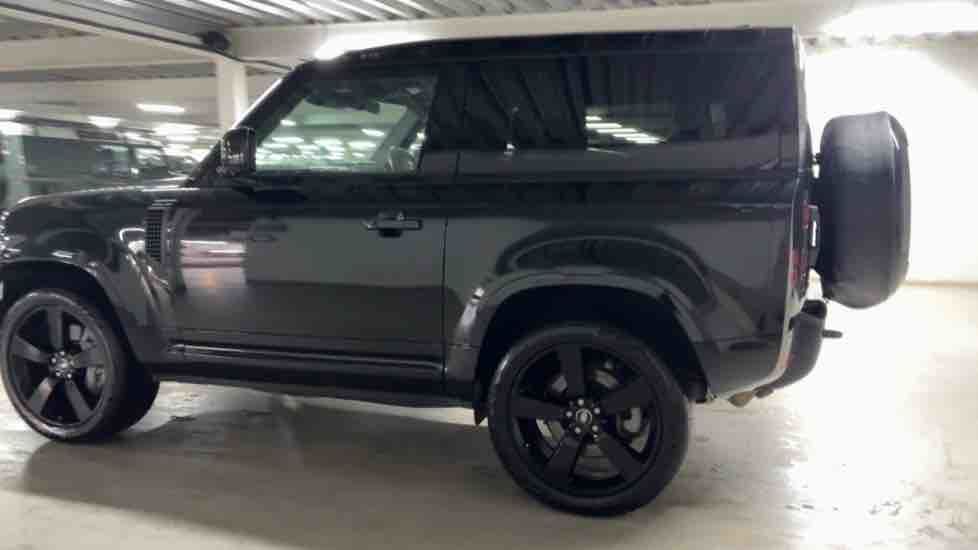 More views of Land Rover Defender 90