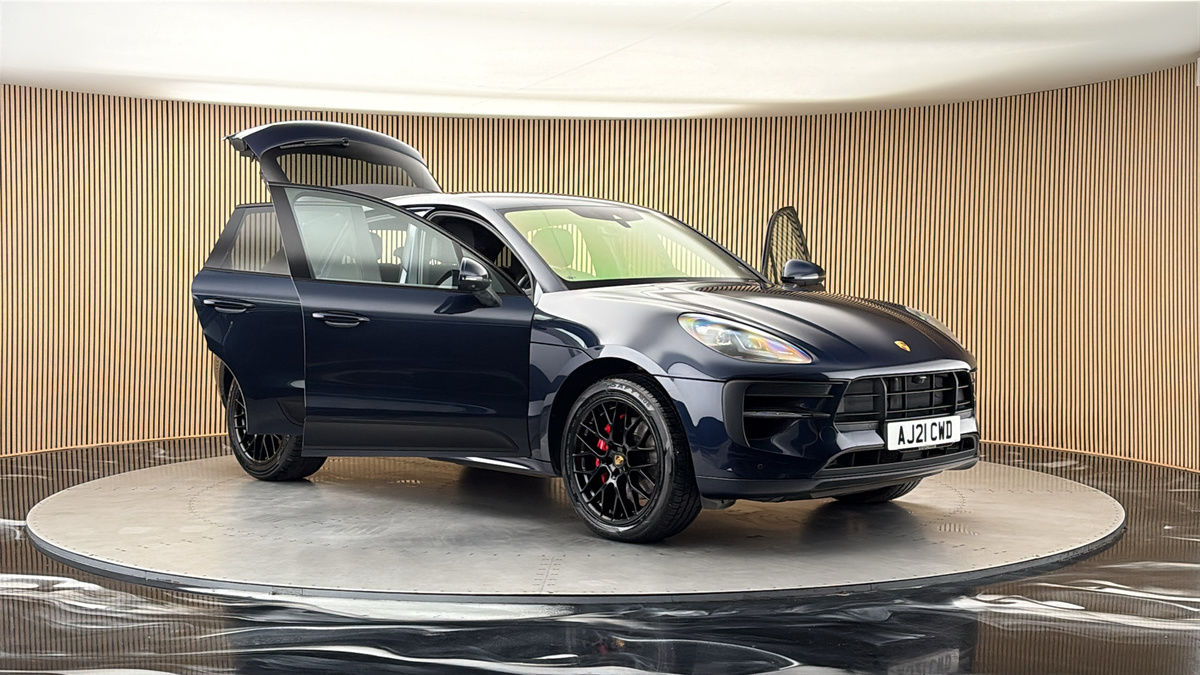 More views of Porsche Macan