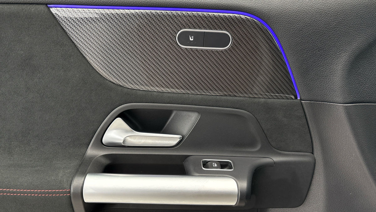 Mercedes-Benz GLA Image 19