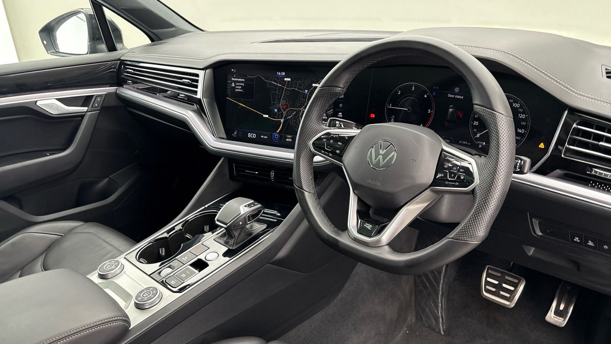 Volkswagen Touareg Image 5