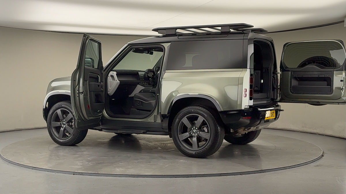 More views of Land Rover Defender 90