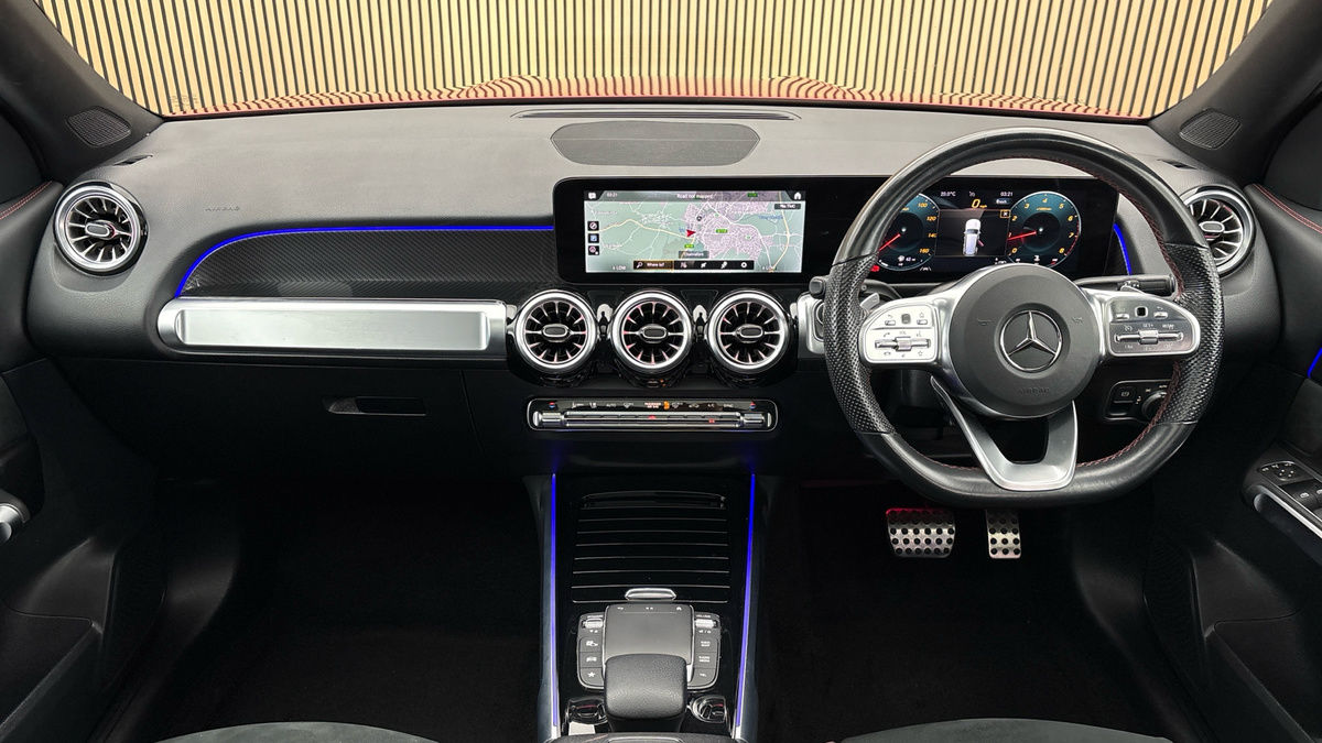 Mercedes-Benz GLB Image 12