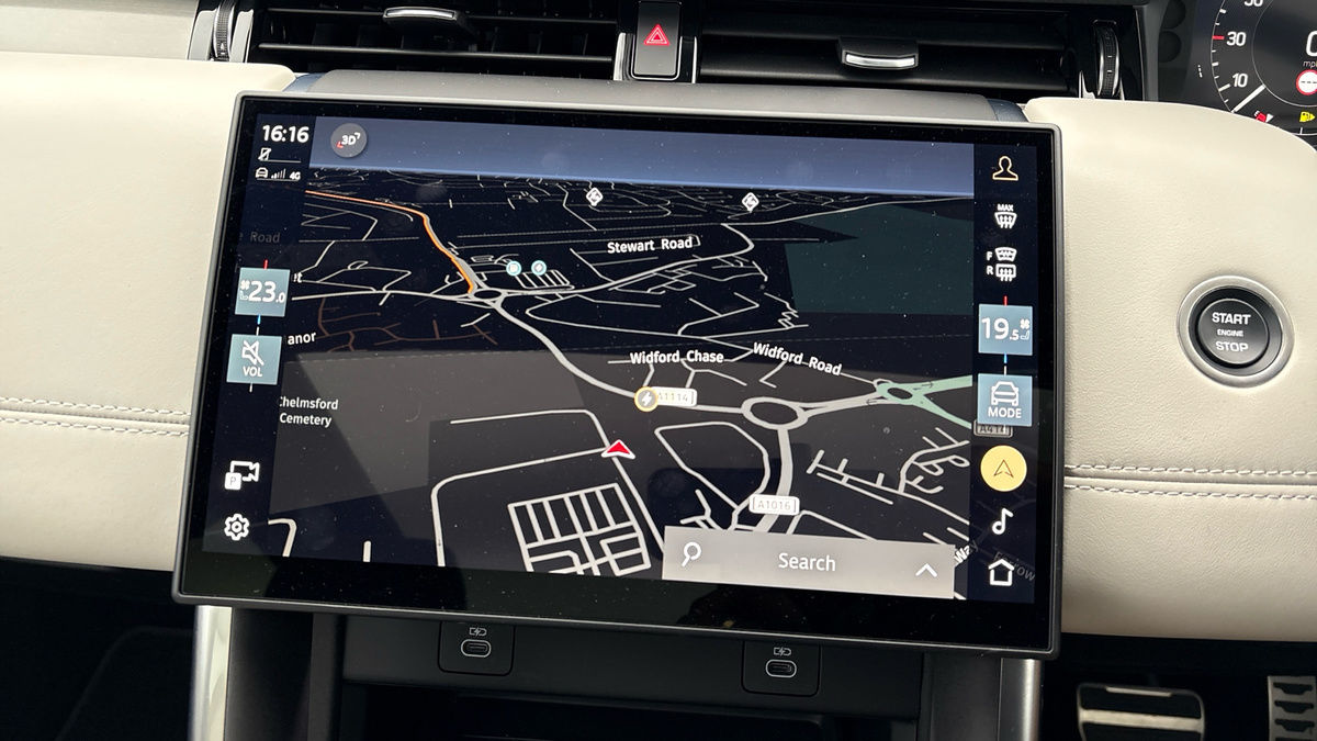 Land Rover Discovery Sport Image 17