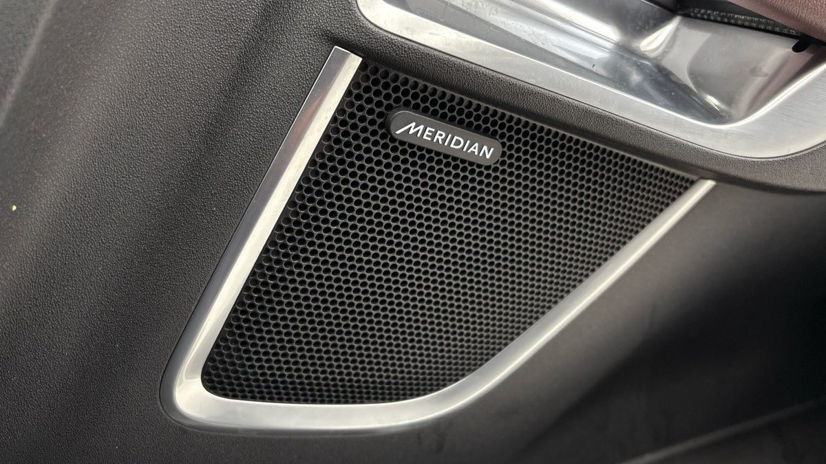 Jaguar E-PACE Image 6