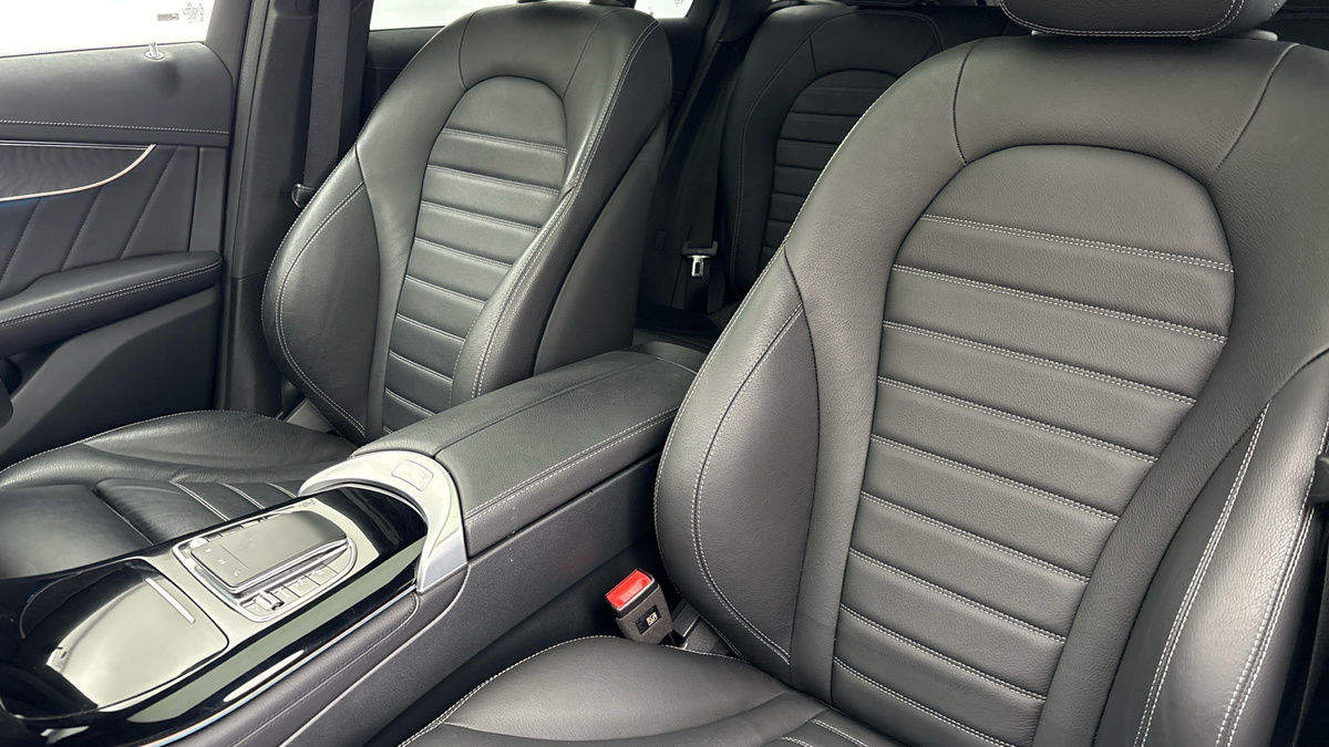 Mercedes-Benz EQC Image 8