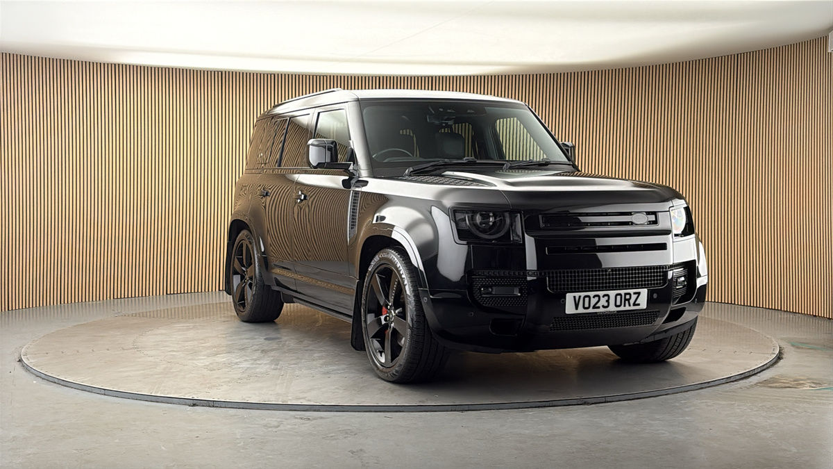 More views of Land Rover Defender 110