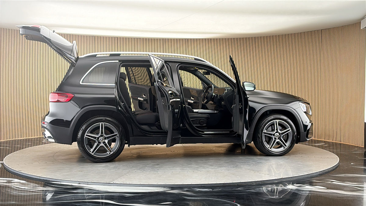 More views of Mercedes-Benz GLB