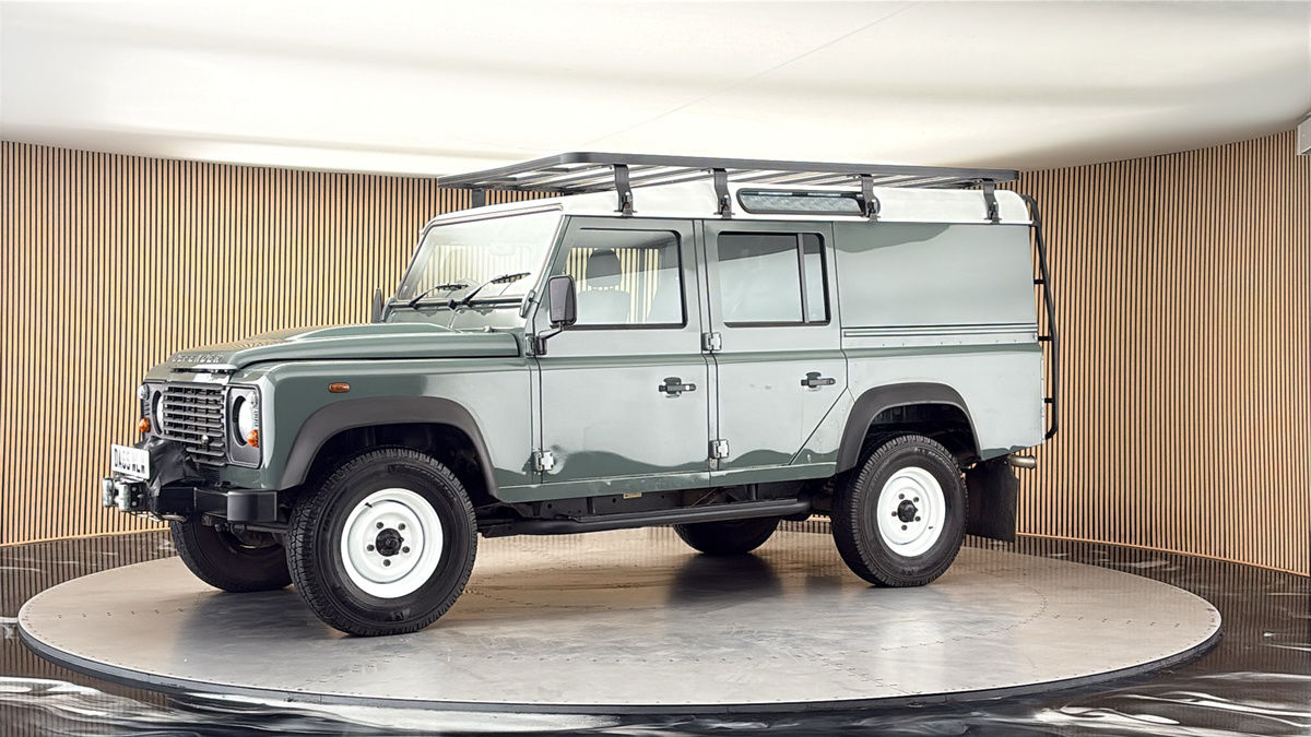 More views of Land Rover Defender 110