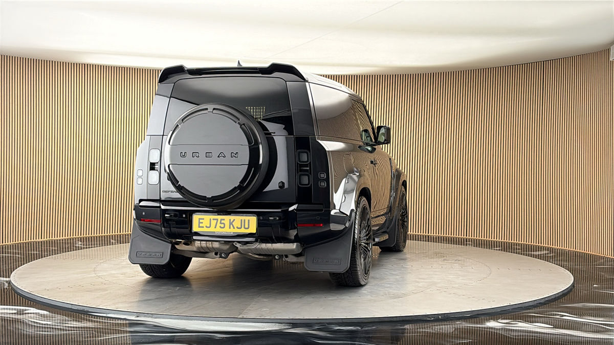 More views of Land Rover Defender 90