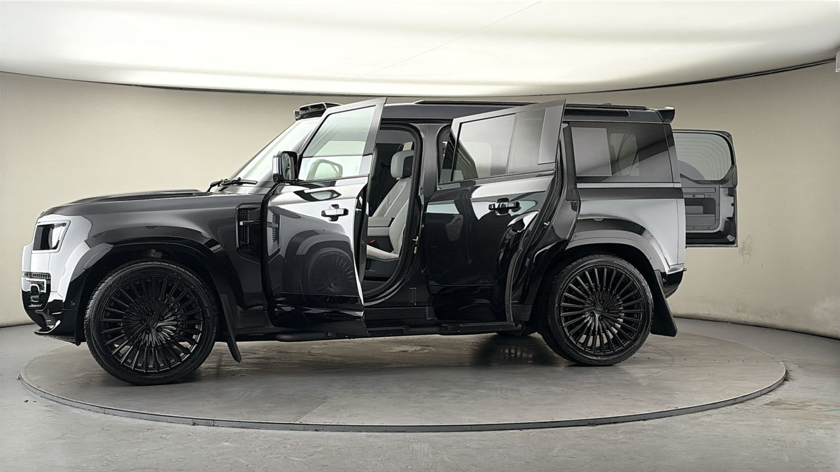 More views of Land Rover Defender 110