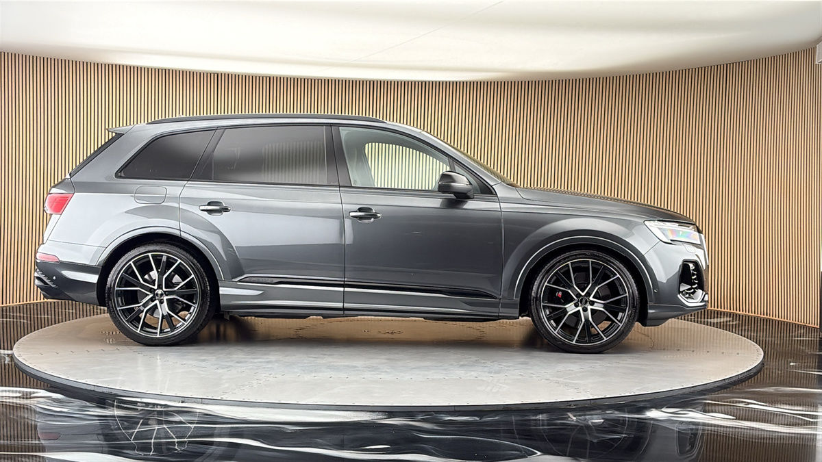 More views of Audi SQ7