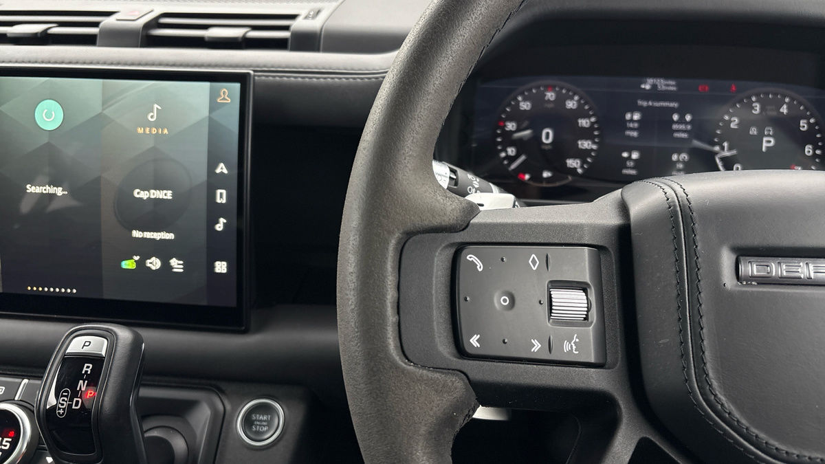 Land Rover Defender 110 Image 13