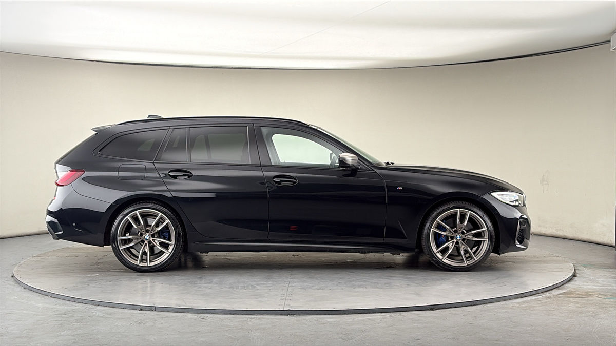 BMW 3 Series Image 16