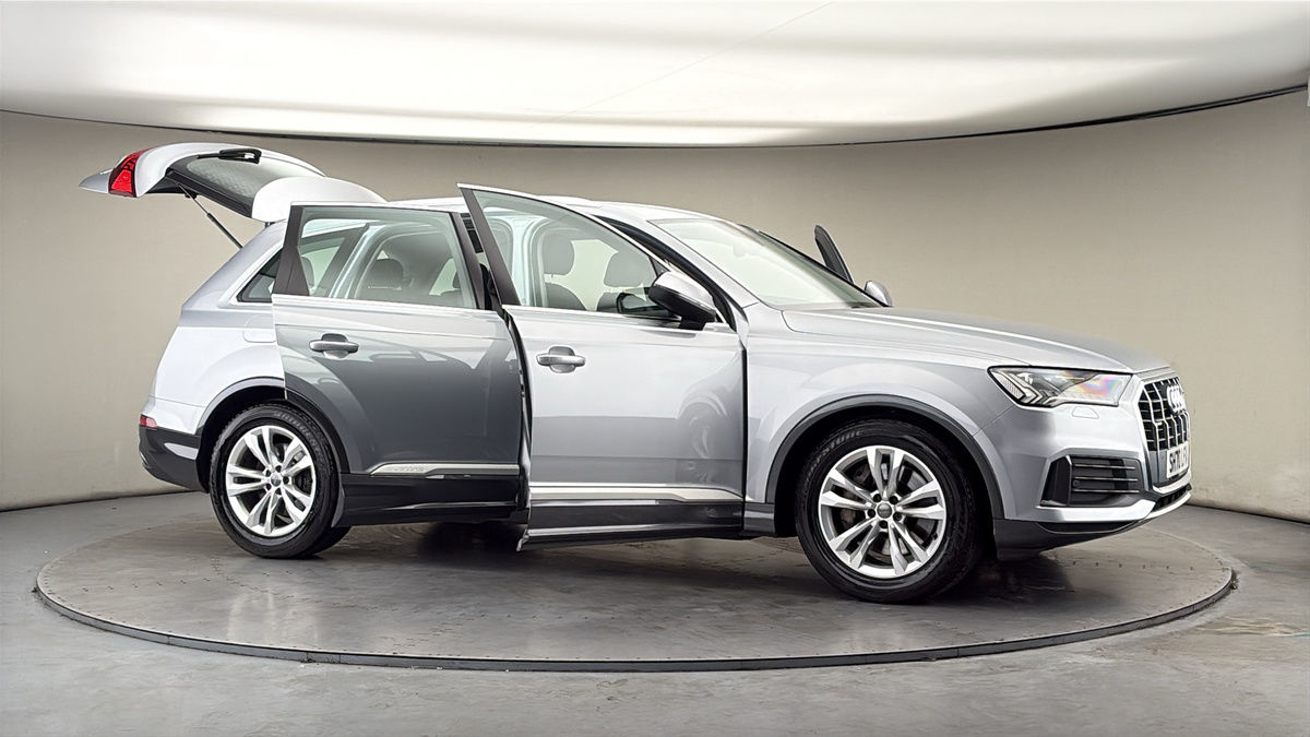 More views of Audi Q7