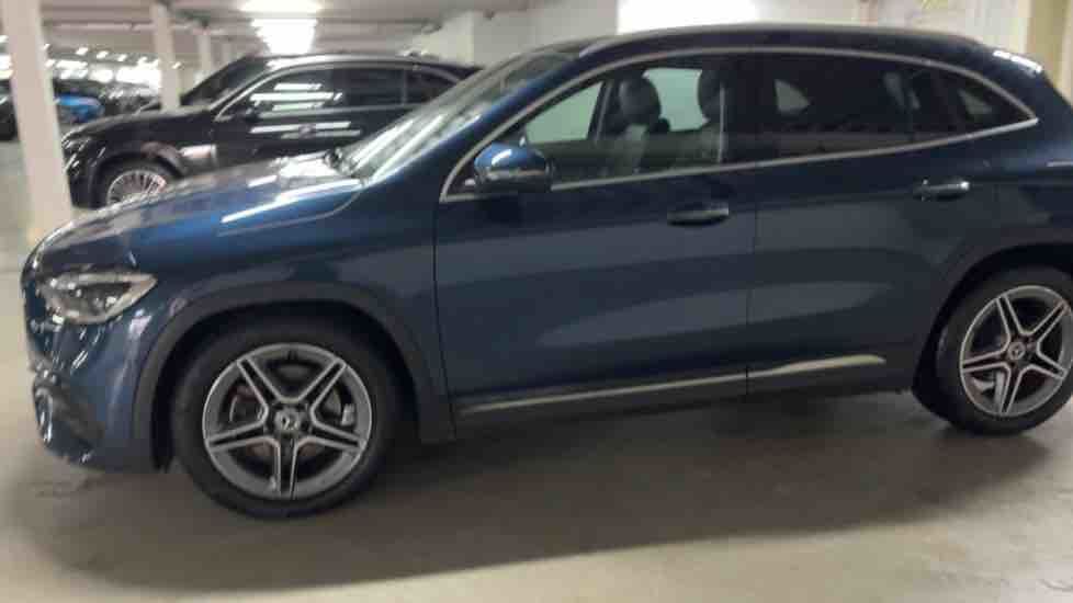 More views of Mercedes-Benz GLA