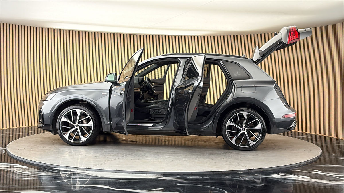 More views of Audi Q5