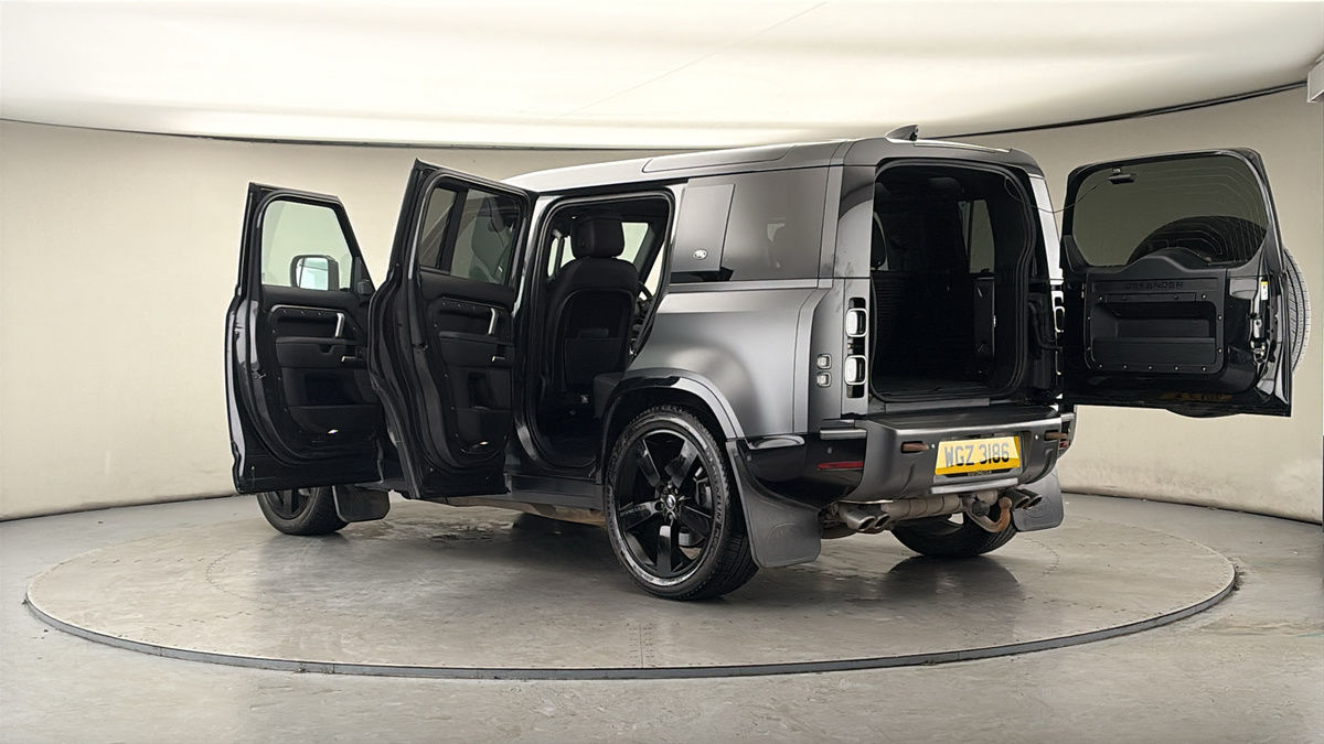 More views of Land Rover Defender 110