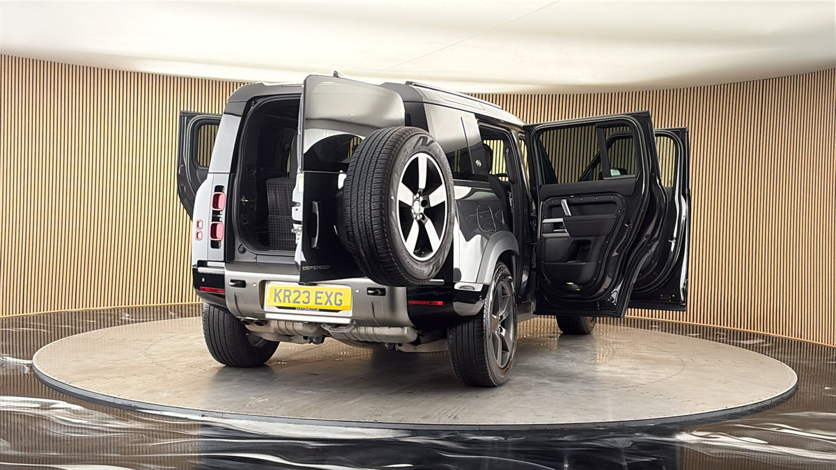 More views of Land Rover Defender 110