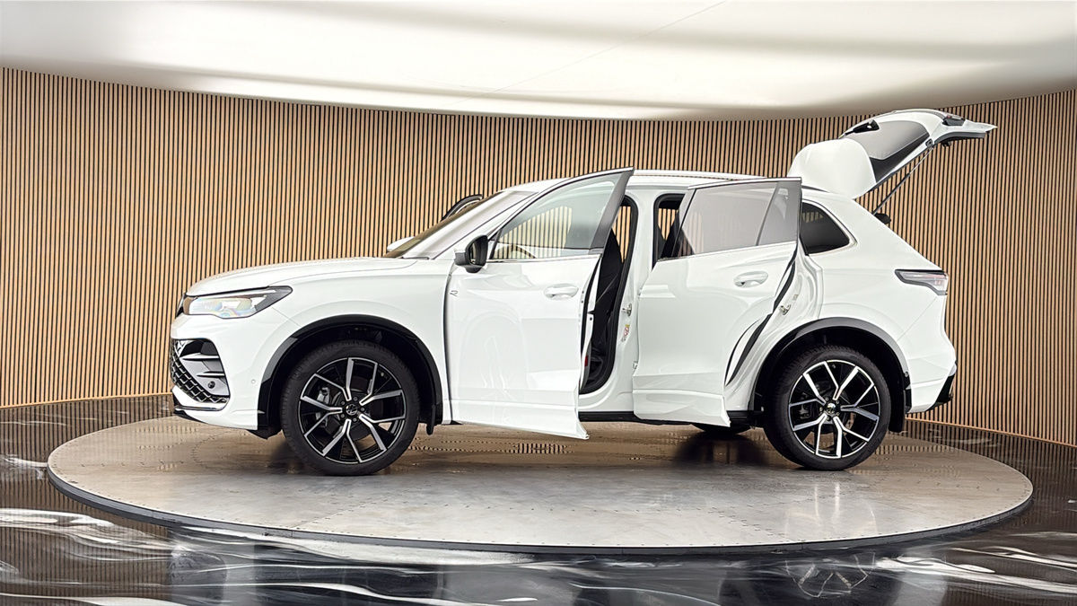More views of Volkswagen Tiguan