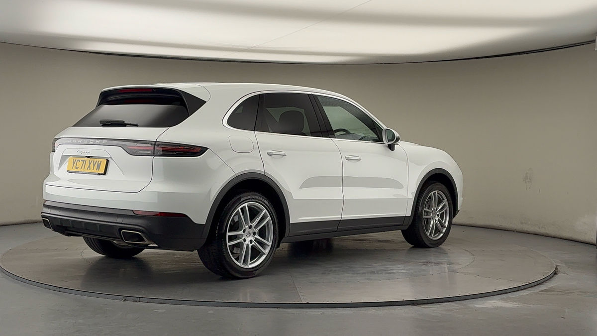 Porsche Cayenne Image 21