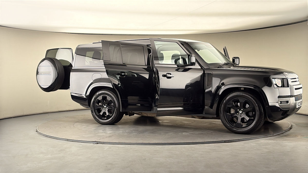 More views of Land Rover Defender 130