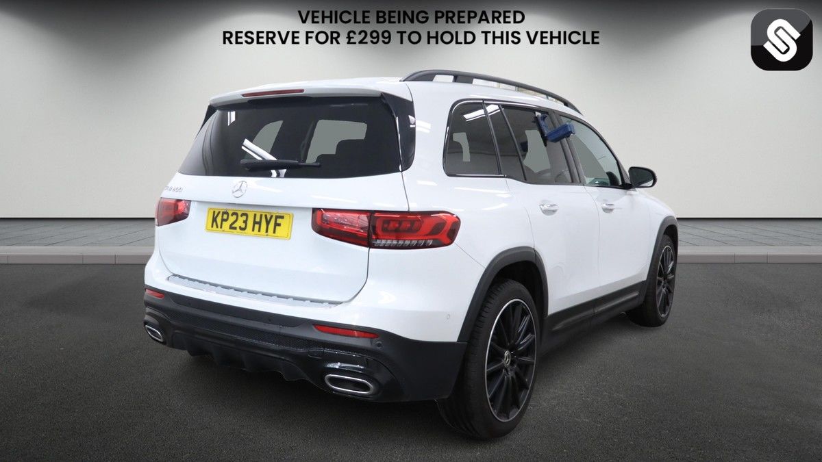 Mercedes-Benz GLB Image 4