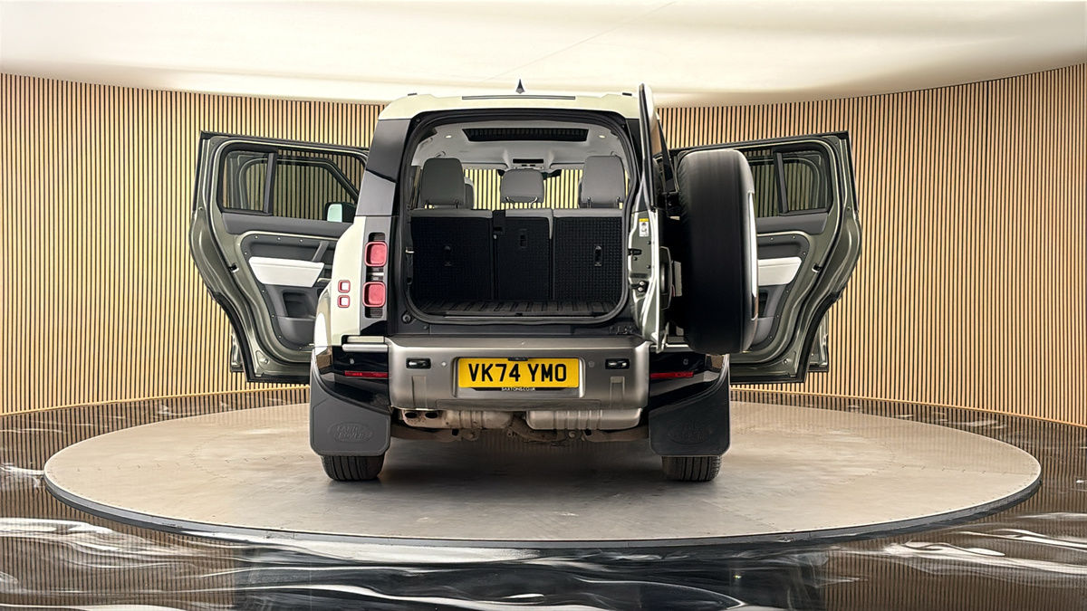 More views of Land Rover Defender 110