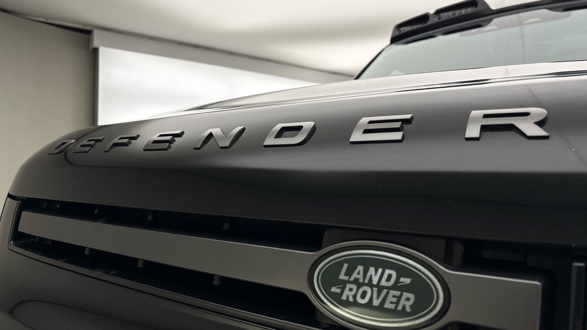 More views of Land Rover Defender 90