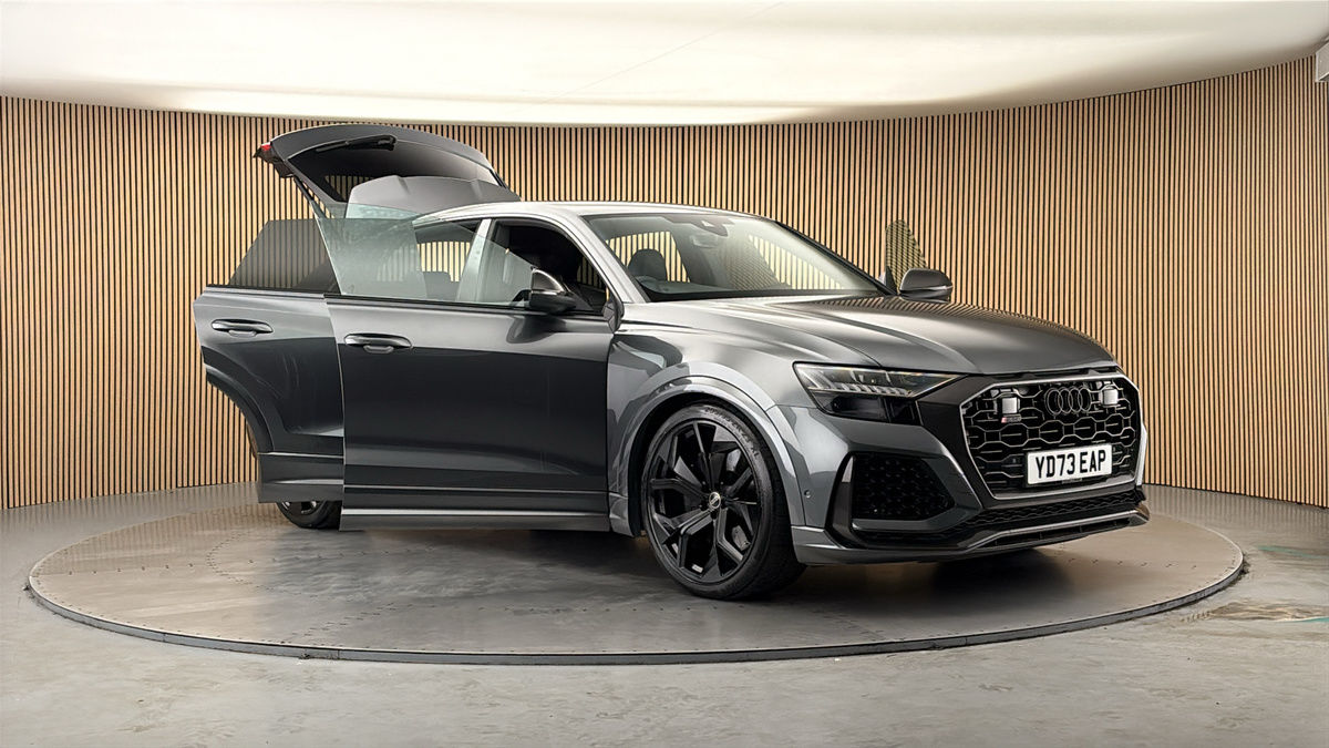More views of Audi RSQ8