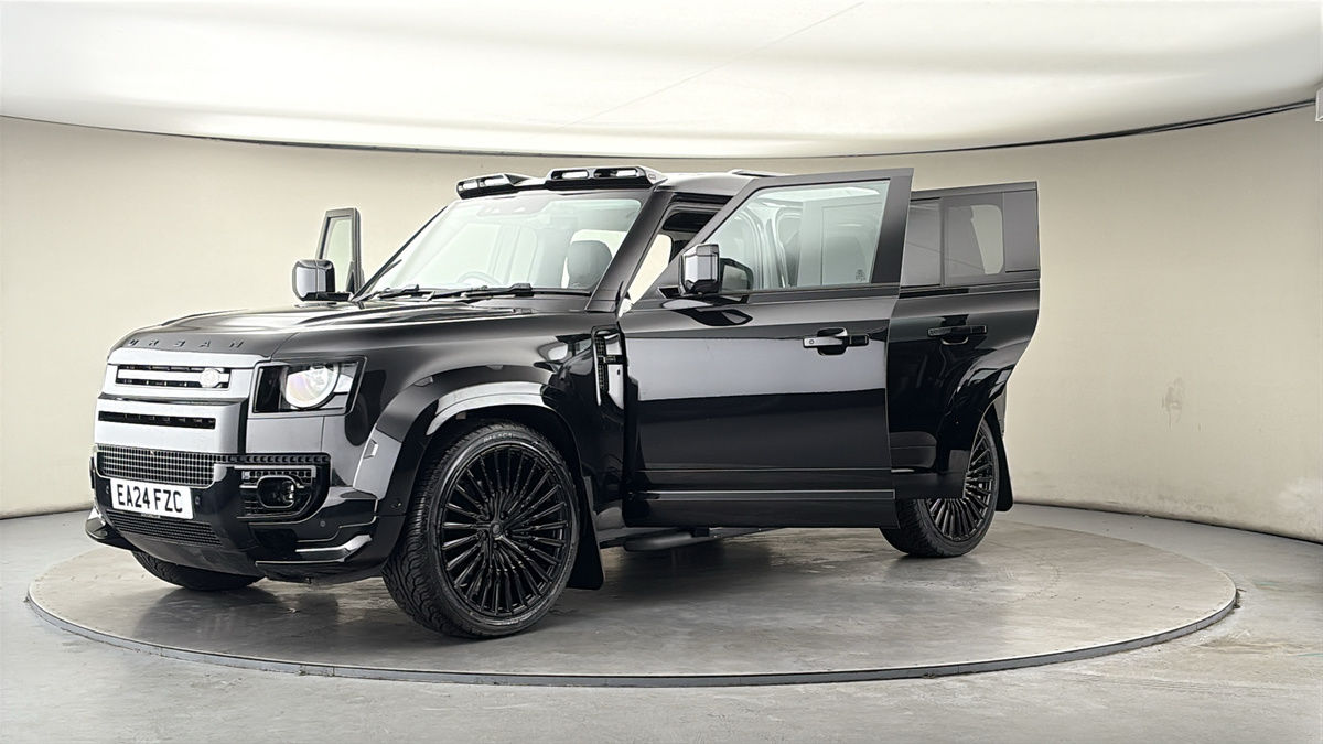 Land Rover Defender 110 Urban Image 22