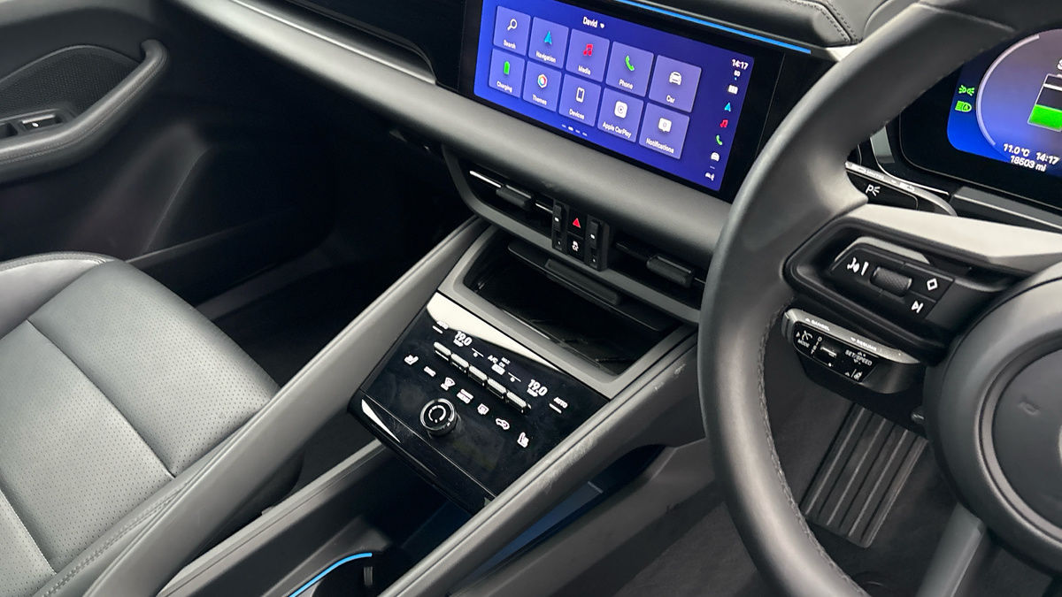 Porsche Macan Image 18