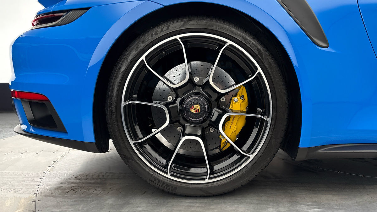 Porsche 911 Image 10